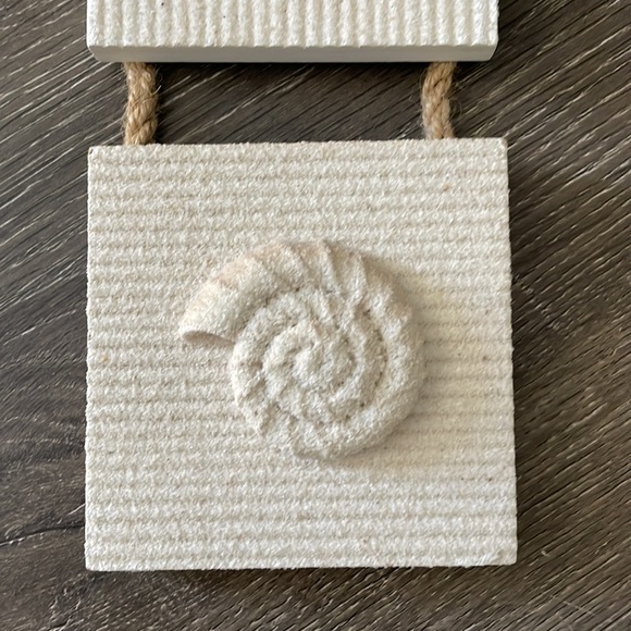 Decor - Picture 4 of 6